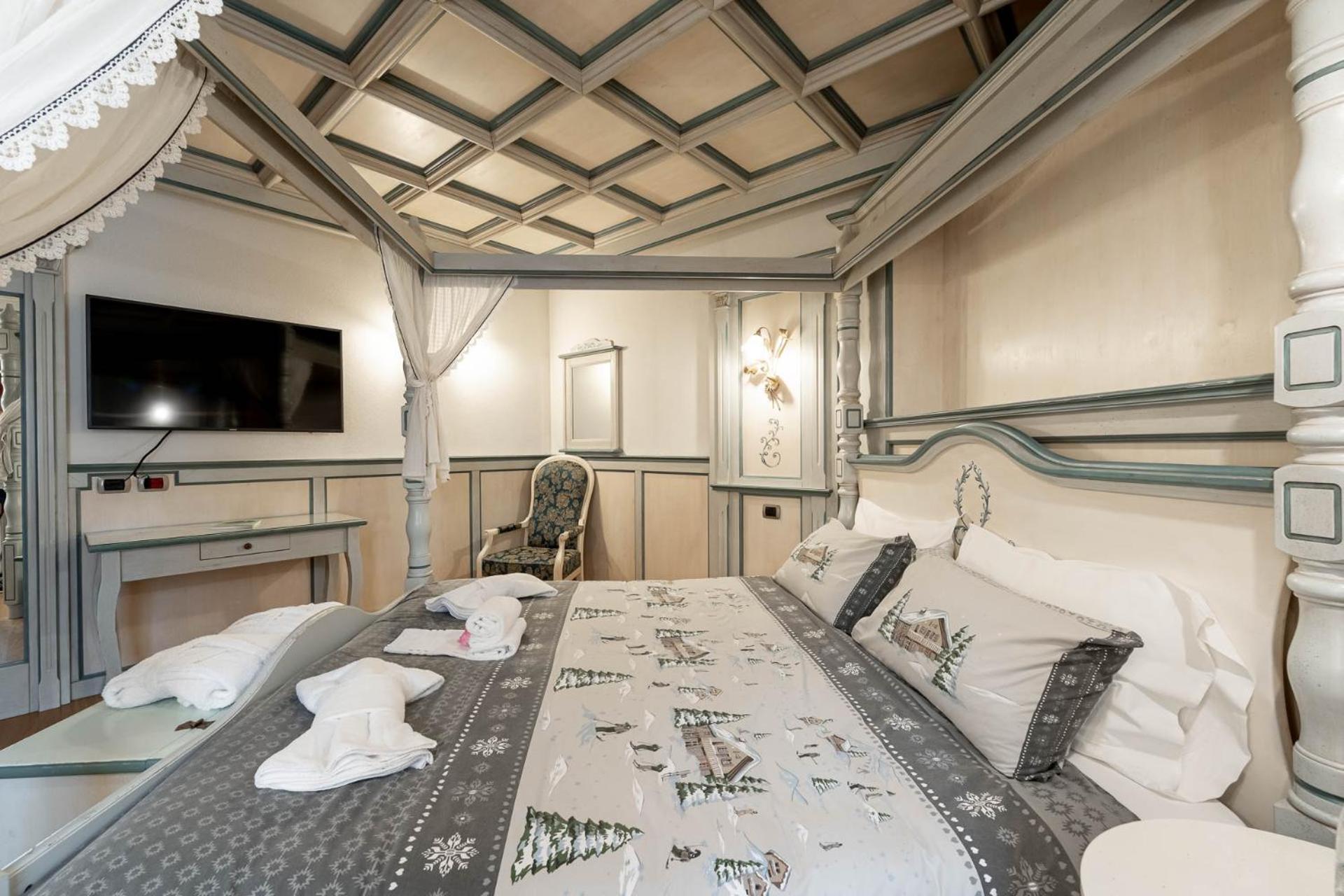 Hotel Dolomiti Schloss Canazei Dış mekan fotoğraf