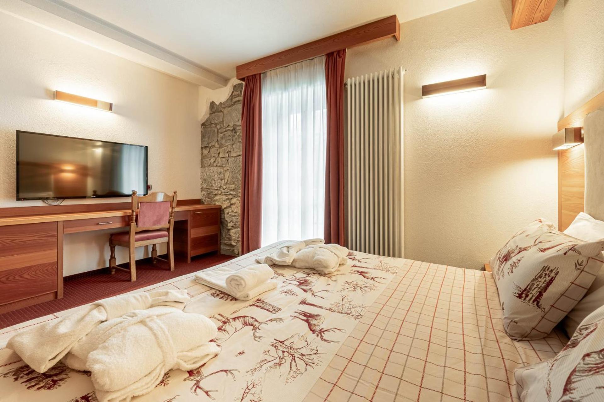 Hotel Dolomiti Schloss Canazei Dış mekan fotoğraf