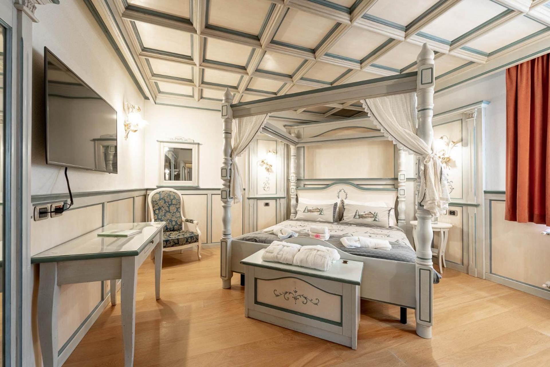 Hotel Dolomiti Schloss Canazei Dış mekan fotoğraf