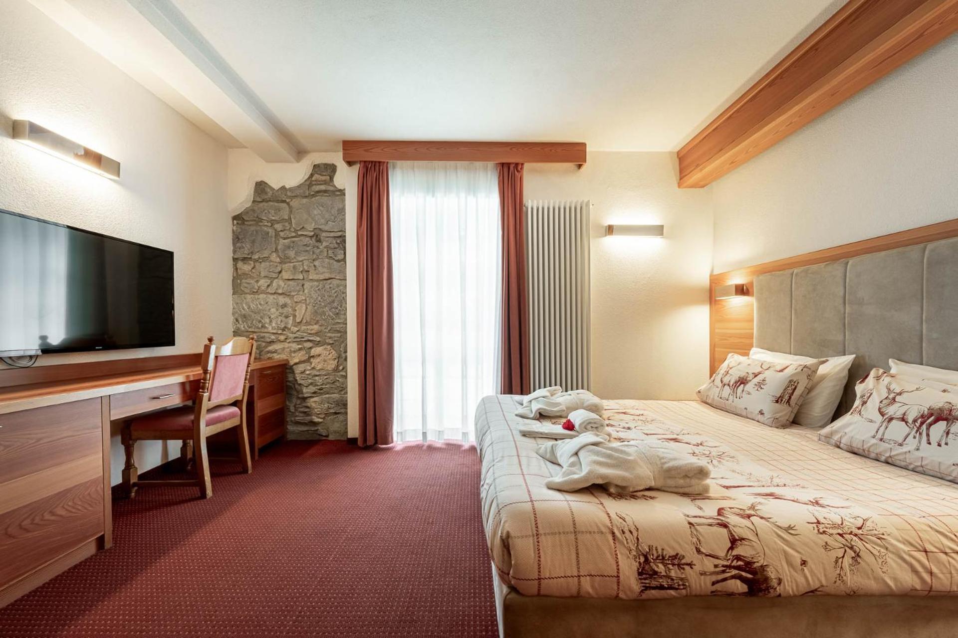Hotel Dolomiti Schloss Canazei Dış mekan fotoğraf