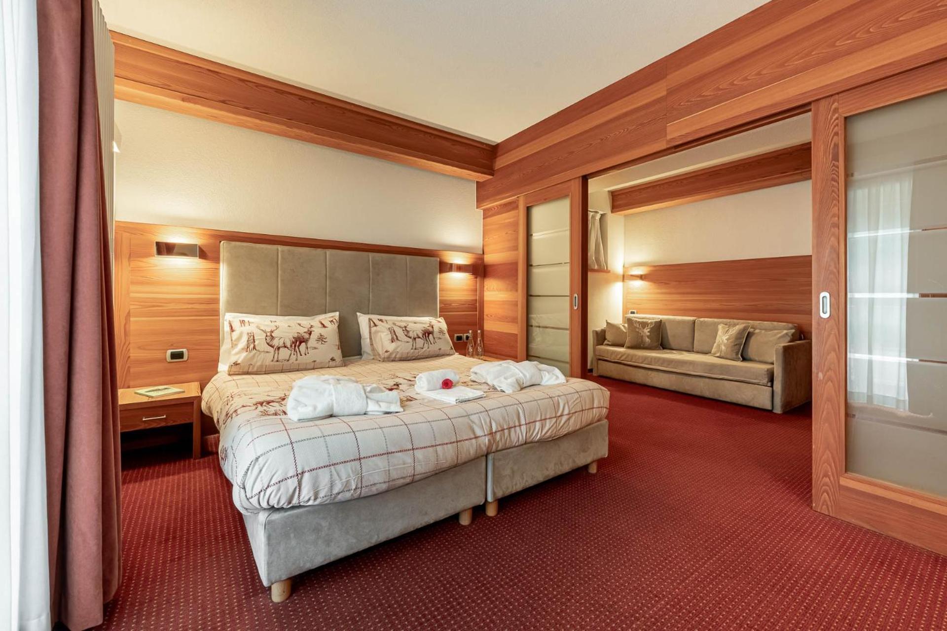 Hotel Dolomiti Schloss Canazei Dış mekan fotoğraf