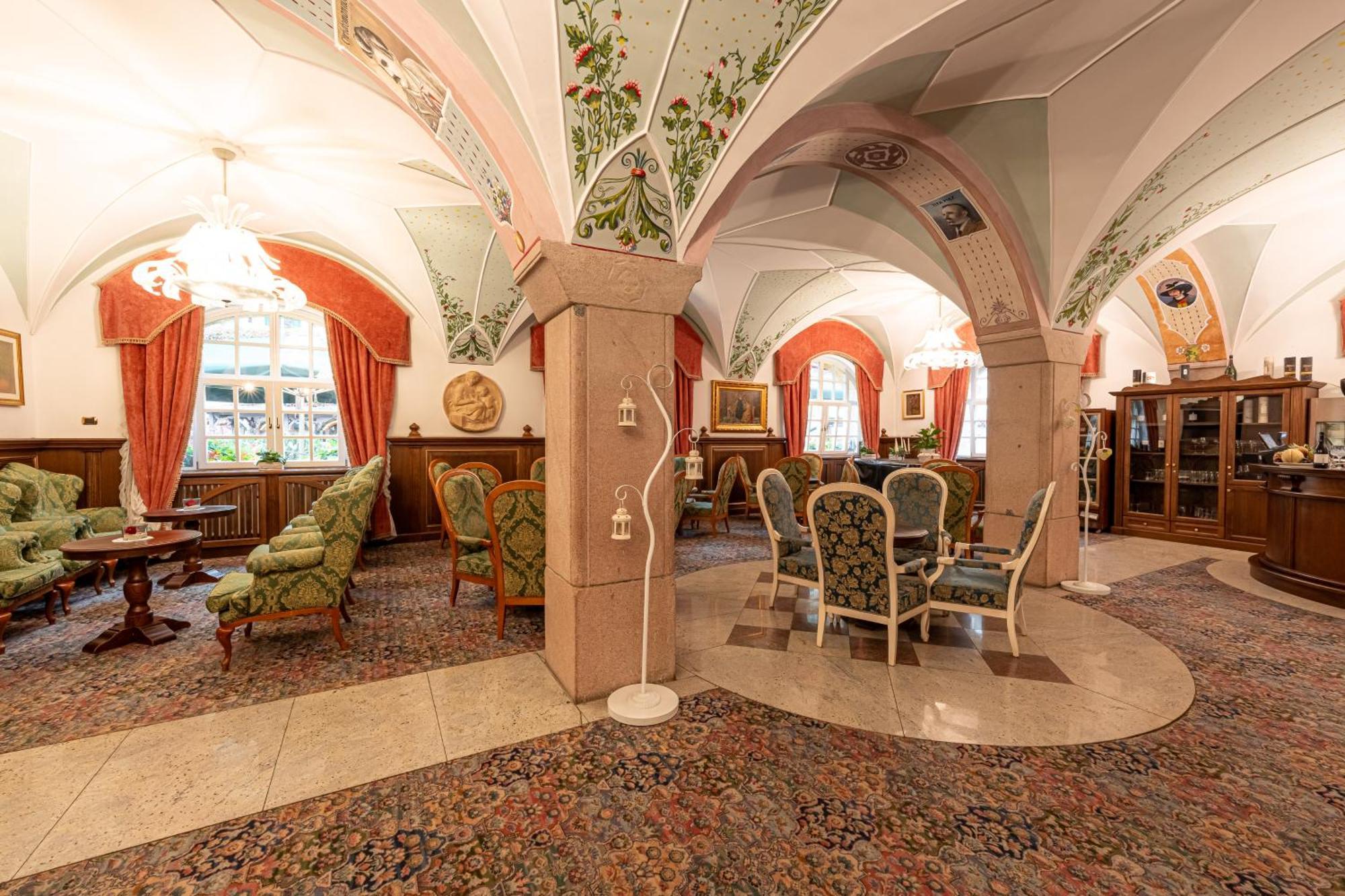 Hotel Dolomiti Schloss Canazei Dış mekan fotoğraf