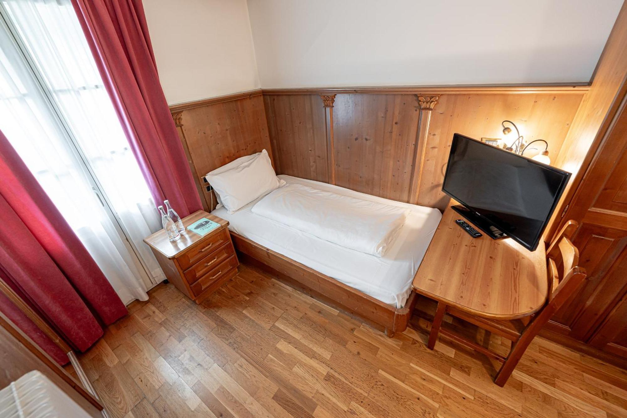Hotel Dolomiti Schloss Canazei Dış mekan fotoğraf