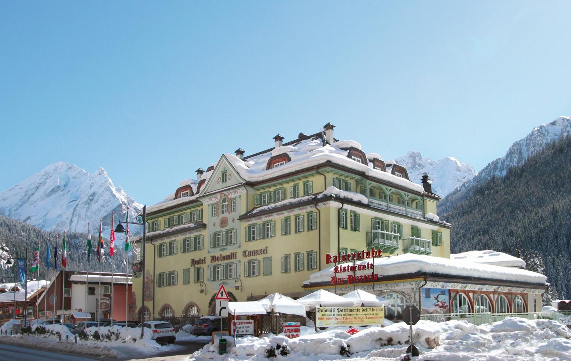 Hotel Dolomiti Schloss Canazei Dış mekan fotoğraf
