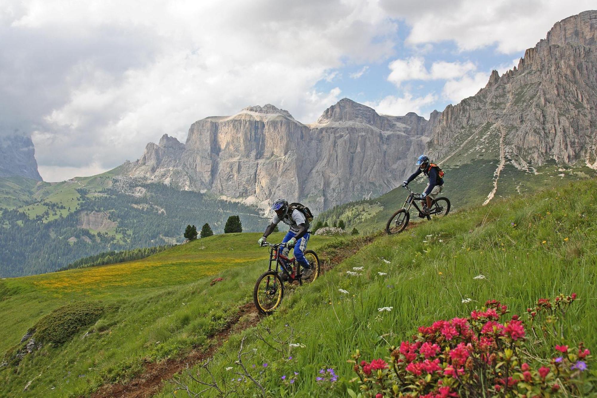 Hotel Dolomiti Schloss Canazei Dış mekan fotoğraf