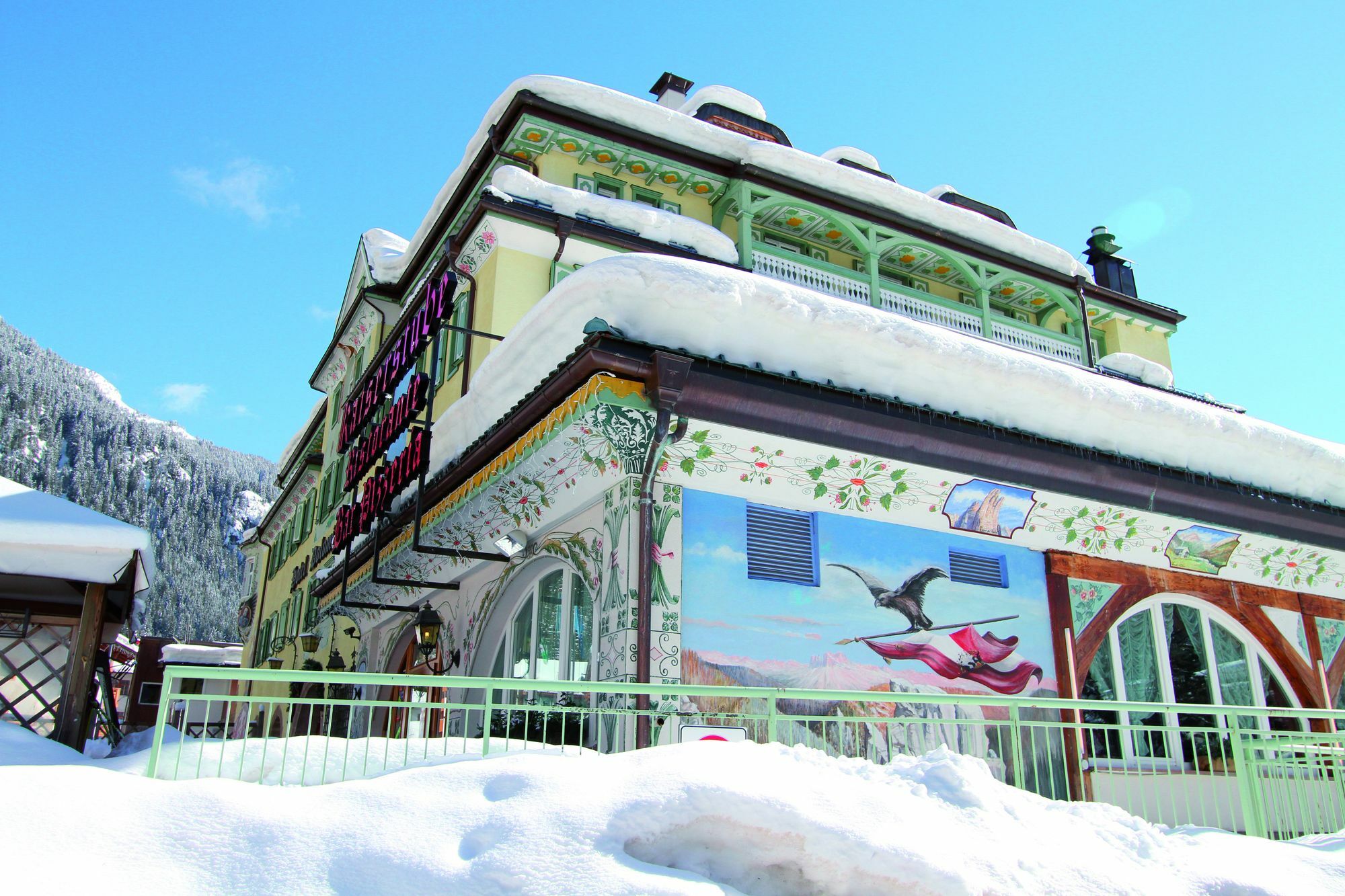 Hotel Dolomiti Schloss Canazei Dış mekan fotoğraf